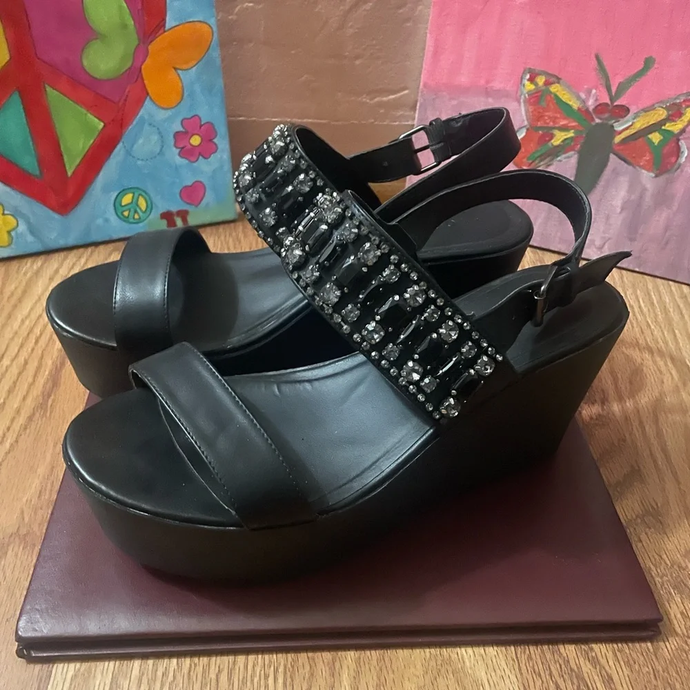 Black Sandel Platform - Picture 2 of 5